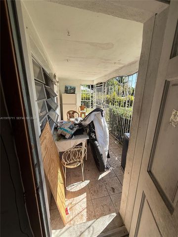 521 NW 189th Ter, Miami Gardens, FL 33169