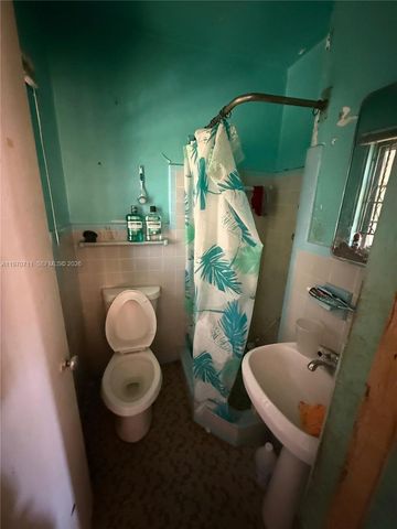 521 NW 189th Ter, Miami Gardens, FL 33169