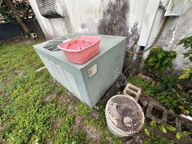 521 NW 189th Ter, Miami Gardens, FL 33169