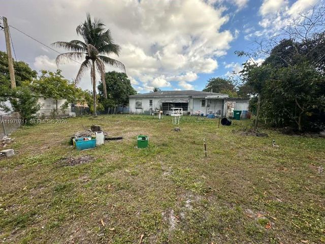 521 NW 189th Ter, Miami Gardens, FL 33169