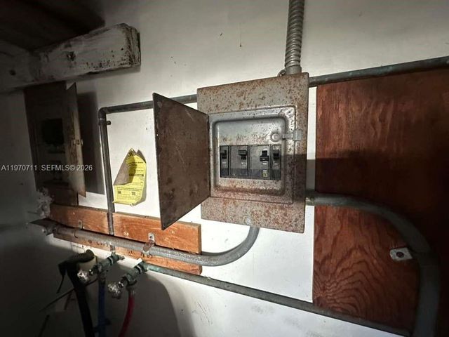 521 NW 189th Ter, Miami Gardens, FL 33169