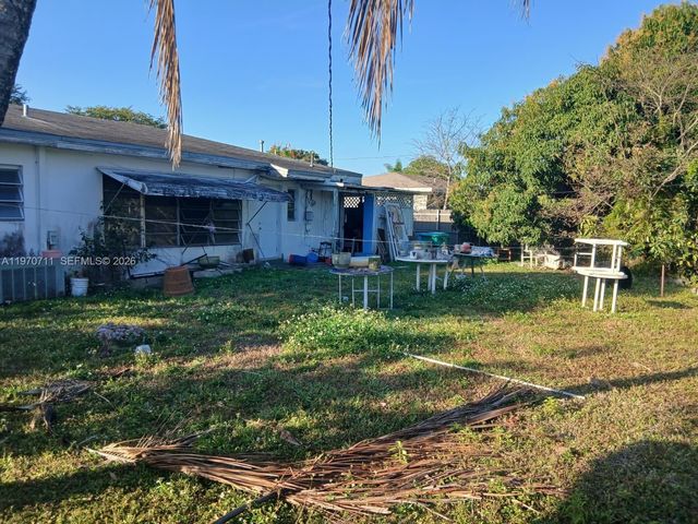 521 NW 189th Ter, Miami Gardens, FL 33169