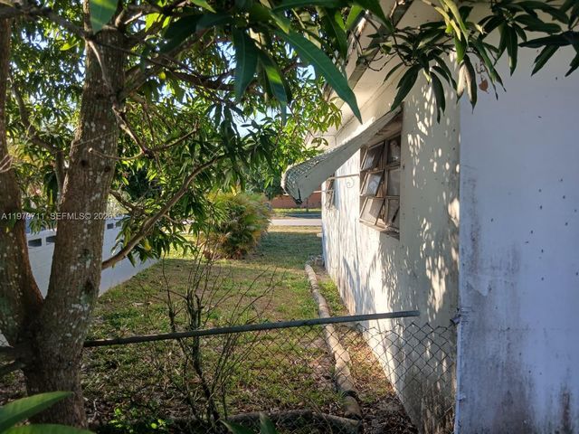 521 NW 189th Ter, Miami Gardens, FL 33169