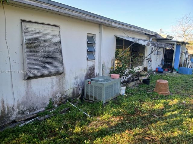 521 NW 189th Ter, Miami Gardens, FL 33169