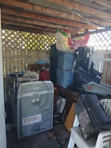 521 NW 189th Ter, Miami Gardens, FL 33169