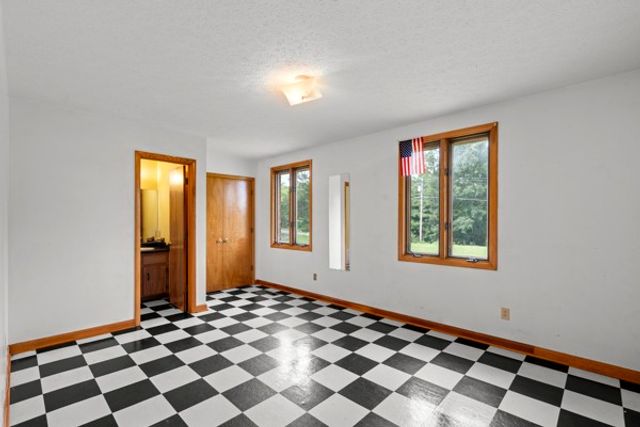 384 Columbia Ave, Centerville, TN 37033