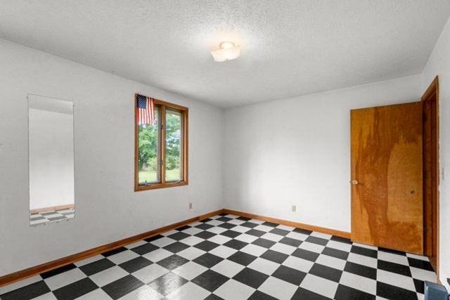 384 Columbia Ave, Centerville, TN 37033