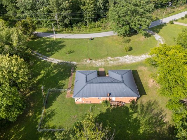 384 Columbia Ave, Centerville, TN 37033