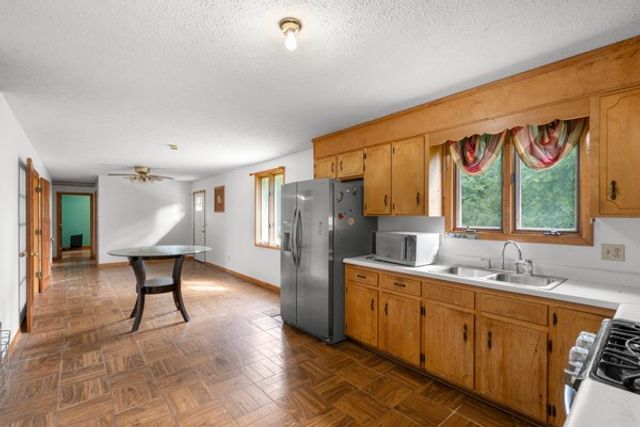384 Columbia Ave, Centerville, TN 37033