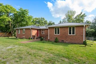 384 Columbia Ave, Centerville, TN 37033