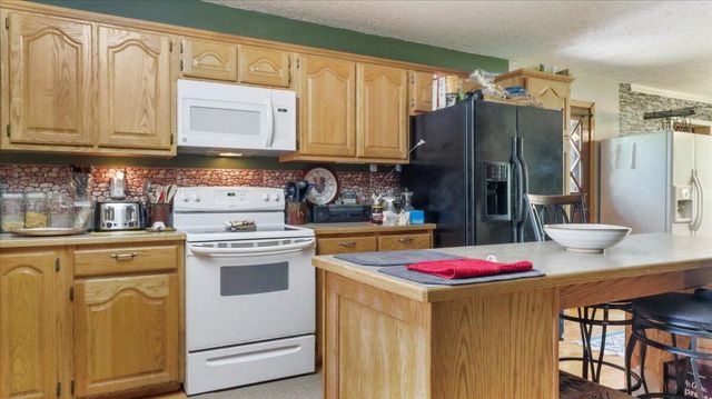 1339 W Business Highway 60-63, Willow Springs, MO 65793