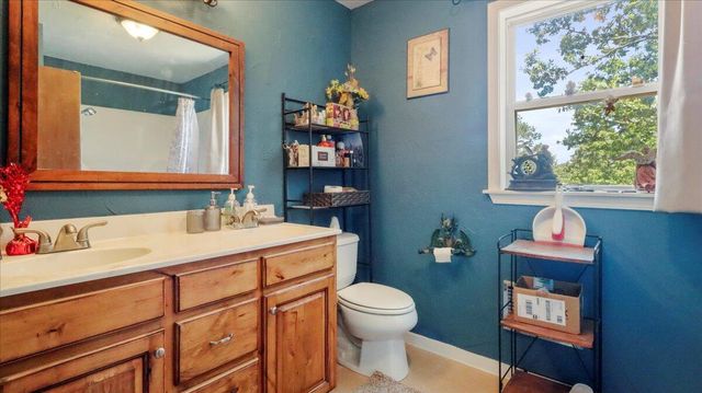 1339 W Business Highway 60-63, Willow Springs, MO 65793