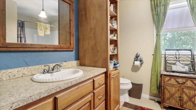 1339 W Business Highway 60-63, Willow Springs, MO 65793