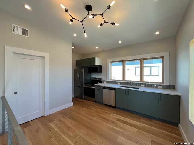 1107 S Cherry St., San Antonio, TX 78210