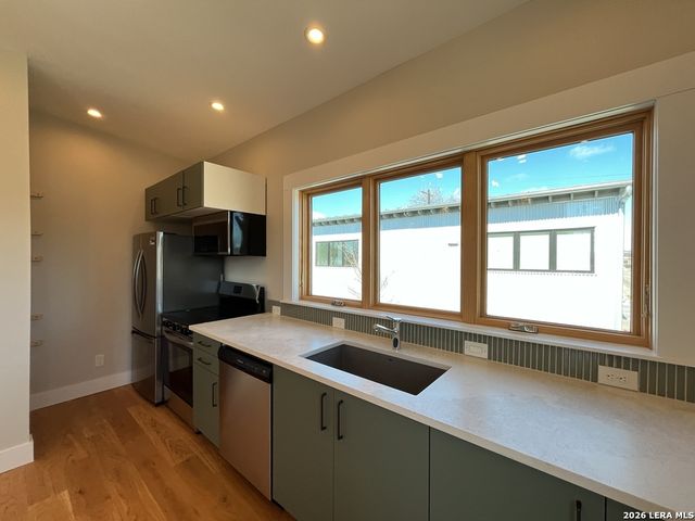 1107 S Cherry St., San Antonio, TX 78210