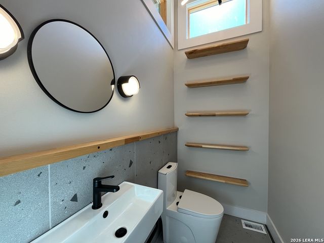 1107 S Cherry St., San Antonio, TX 78210