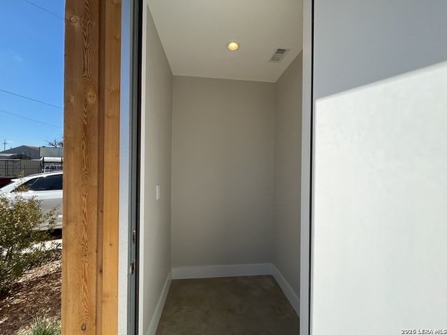 1107 S Cherry St., San Antonio, TX 78210