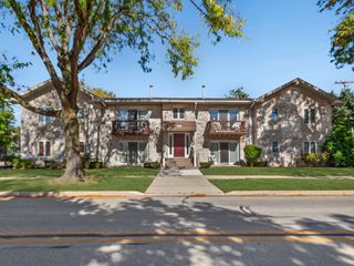 918 Rogers Street 103, Downers Grove, IL 60515