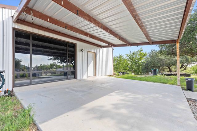 1502 Avenue B, Santa Anna, TX 76878
