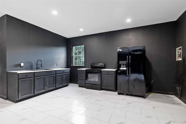 1502 Avenue B, Santa Anna, TX 76878