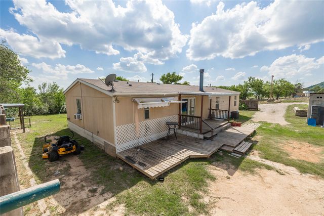 1502 Avenue B, Santa Anna, TX 76878