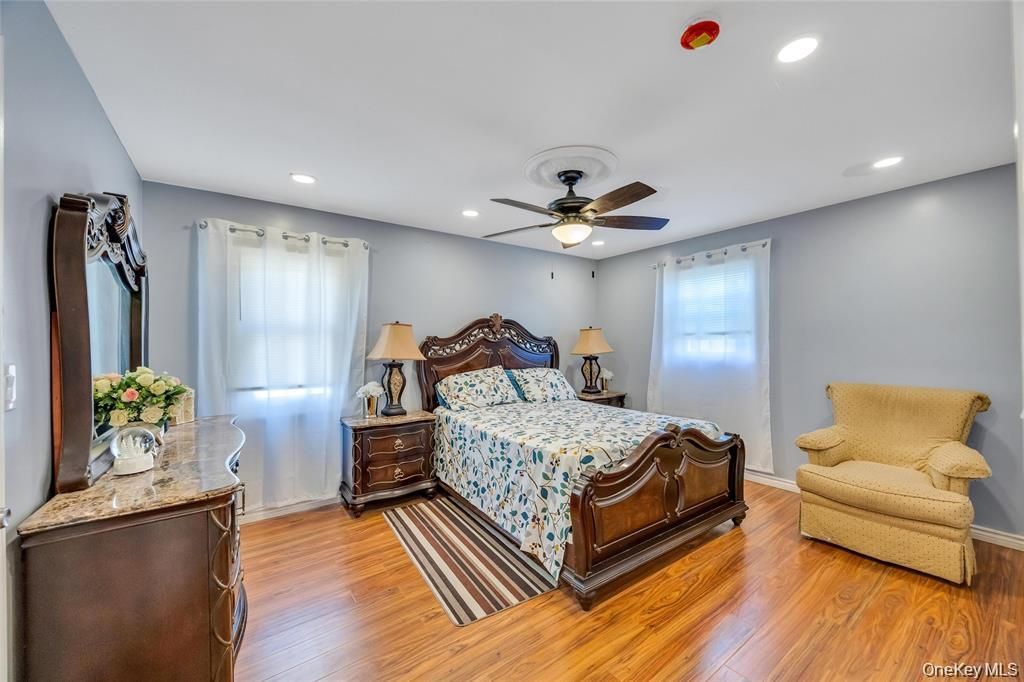 178 Warwick Road, Elmont, NY 11003 — photo 5