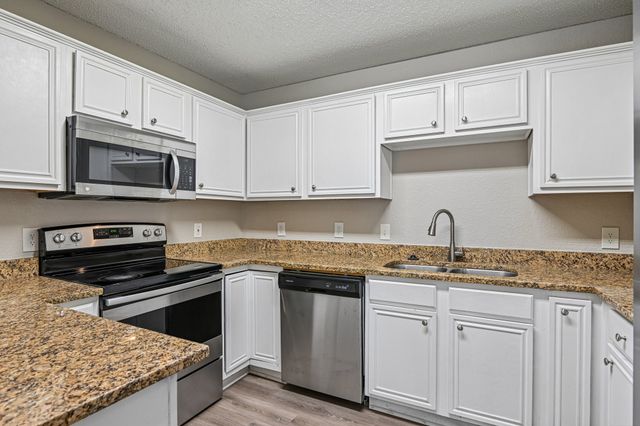 6105 Seese Drive, Arlington, TX 76018