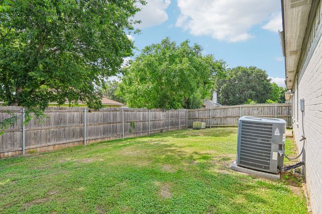 6105 Seese Drive, Arlington, TX 76018
