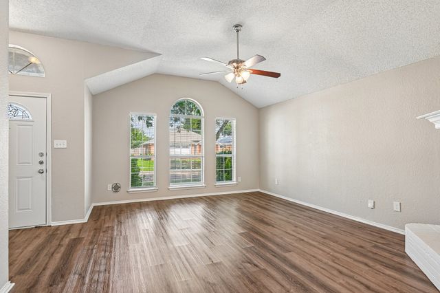 6105 Seese Drive, Arlington, TX 76018