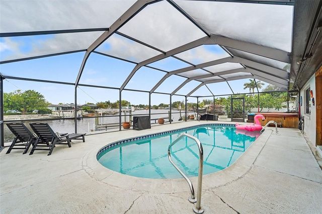 5736 MELALEUCA DRIVE 22, Holiday, FL 34690
