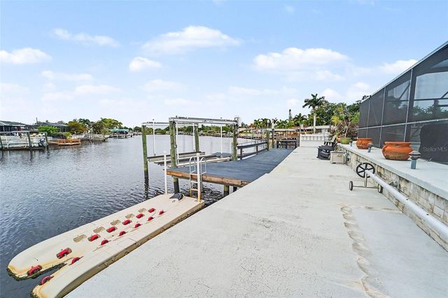 5736 MELALEUCA DRIVE 22, Holiday, FL 34690