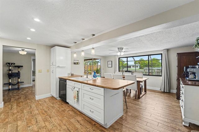 5736 MELALEUCA DRIVE 22, Holiday, FL 34690