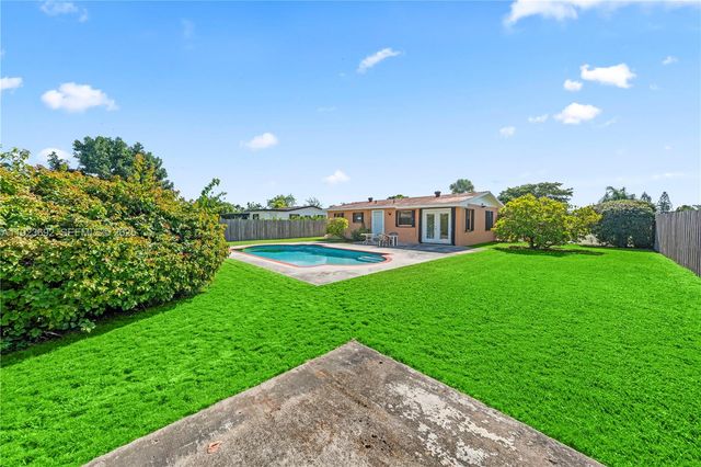 14731 SW 285th St, Homestead, FL 33033