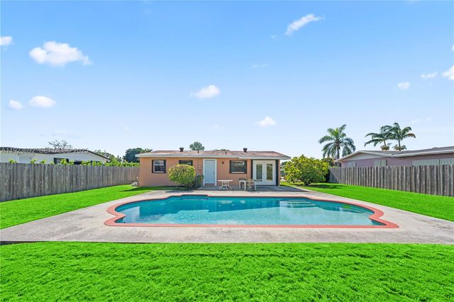 14731 SW 285th St, Homestead, FL 33033