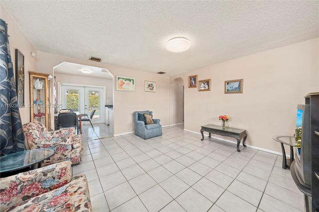 14731 SW 285th St, Homestead, FL 33033