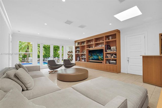 10121 E Broadview Dr, Bay Harbor Islands, FL 33154