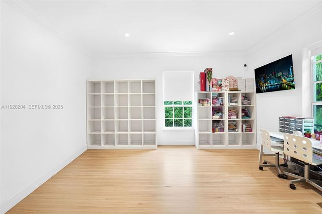 10121 E Broadview Dr, Bay Harbor Islands, FL 33154