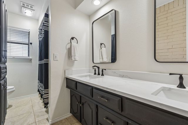 2133 Hunters Ridge, Carrollton, TX 75006