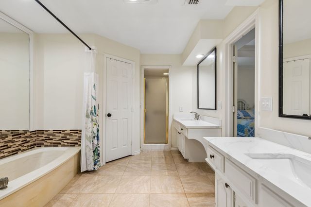 2133 Hunters Ridge, Carrollton, TX 75006