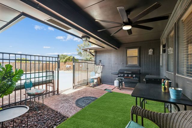 2133 Hunters Ridge, Carrollton, TX 75006