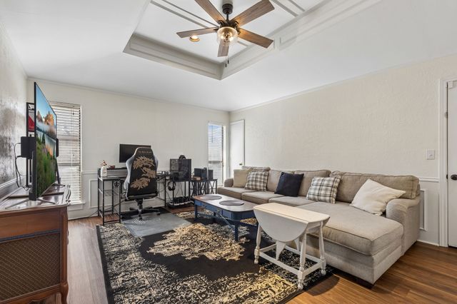 2133 Hunters Ridge, Carrollton, TX 75006