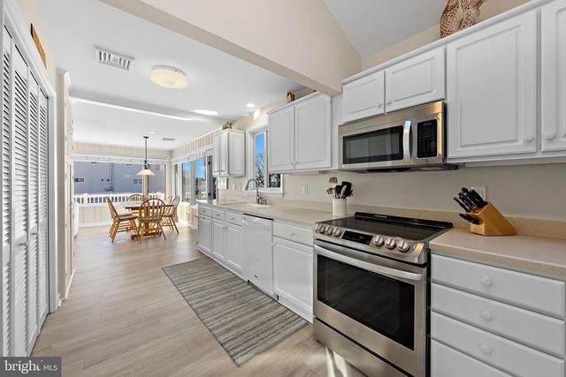 9 W 79TH ST, Harvey Cedars, NJ 08008