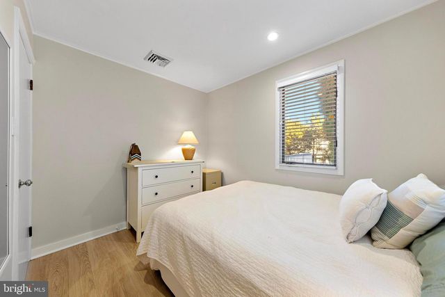 9 W 79TH ST, Harvey Cedars, NJ 08008