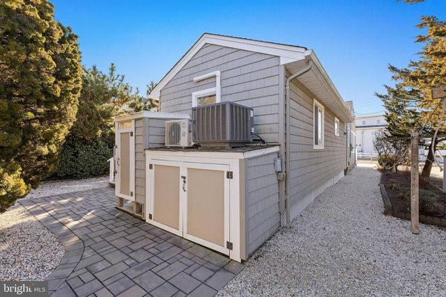 9 W 79TH ST, Harvey Cedars, NJ 08008