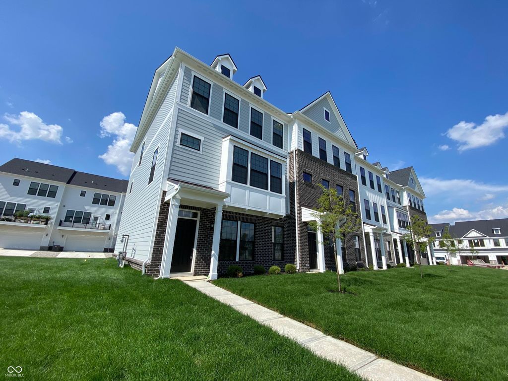 10947 Belgian Lane, Zionsville, IN 46077