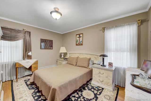 32 Celler Avenue, New Hyde Park, NY 11040
