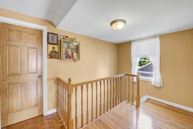32 Celler Avenue, New Hyde Park, NY 11040