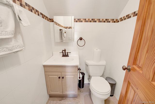 32 Celler Avenue, New Hyde Park, NY 11040