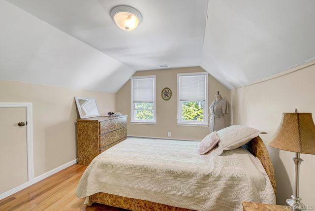 32 Celler Avenue, New Hyde Park, NY 11040