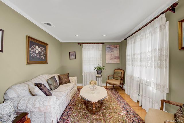 32 Celler Avenue, New Hyde Park, NY 11040